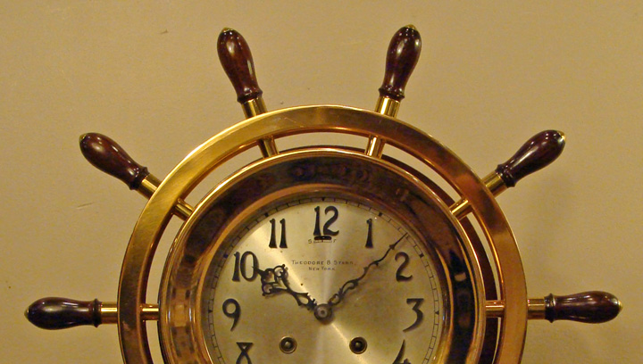 Chelsea_ship's_whell_clock_Theodore_and_Starr_New_York_lg.jpg (218027 bytes)